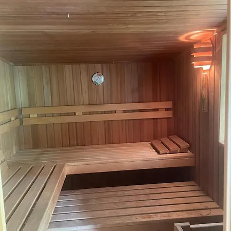 Oase Mit Schwimmteich Und Sauna